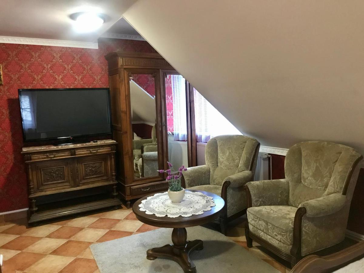 Dworek Biala Dama Nieborów Exteriör bild
