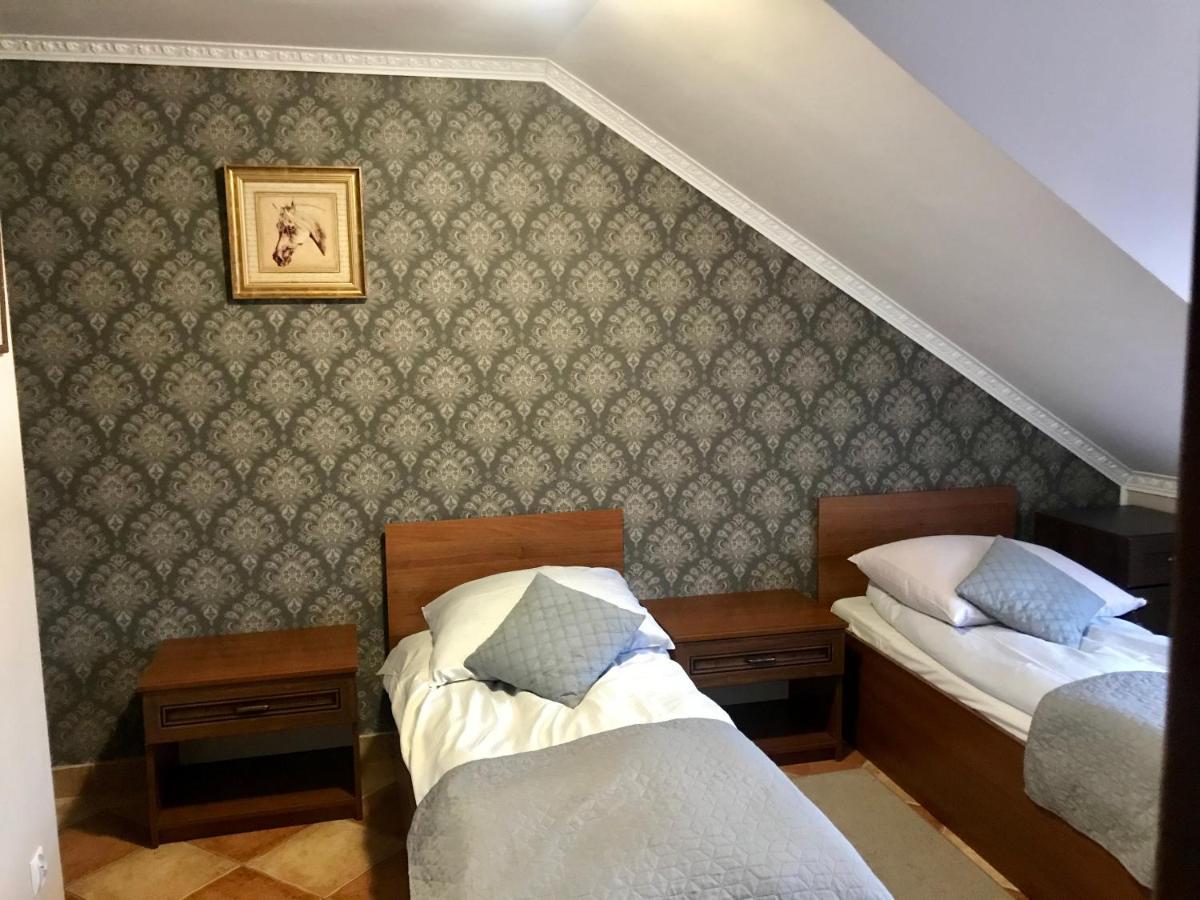 Dworek Biala Dama Nieborów Exteriör bild