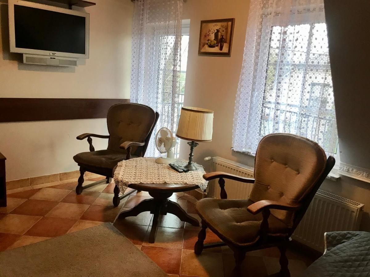 Dworek Biala Dama Nieborów Exteriör bild